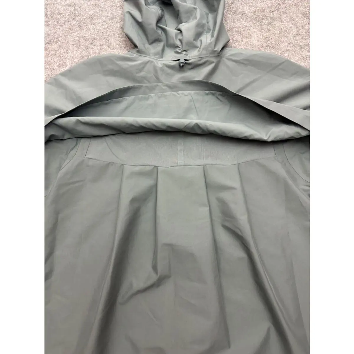 Lululemon clothing - Lululemon StretchSeal - StretchSeal - Gray 10