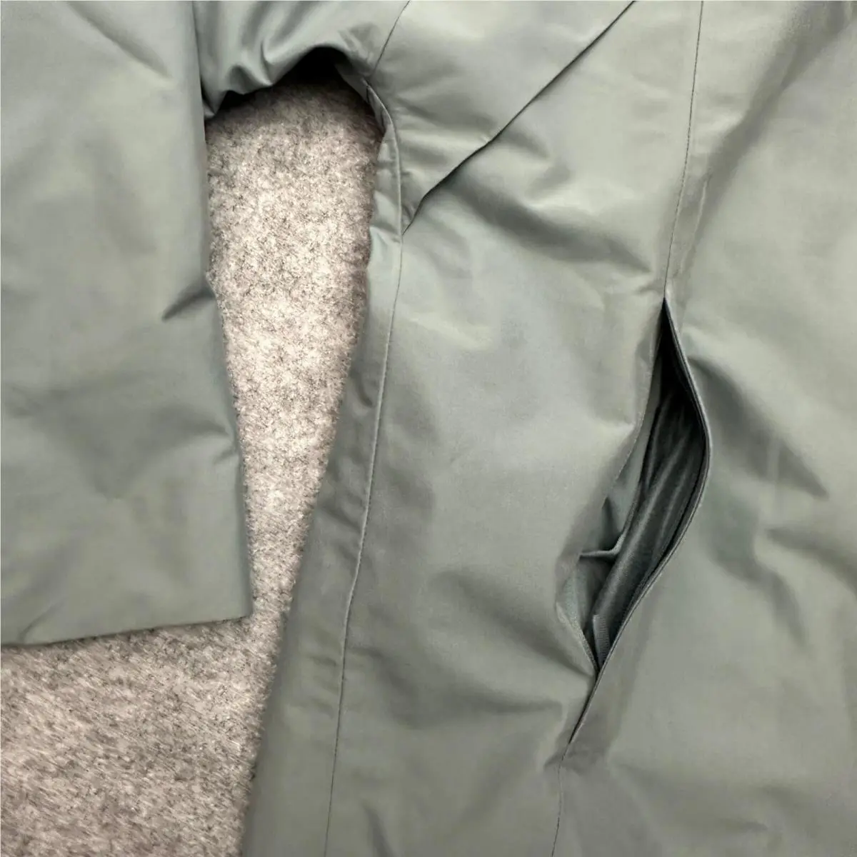 Lululemon clothing - Lululemon StretchSeal - StretchSeal - Gray 1