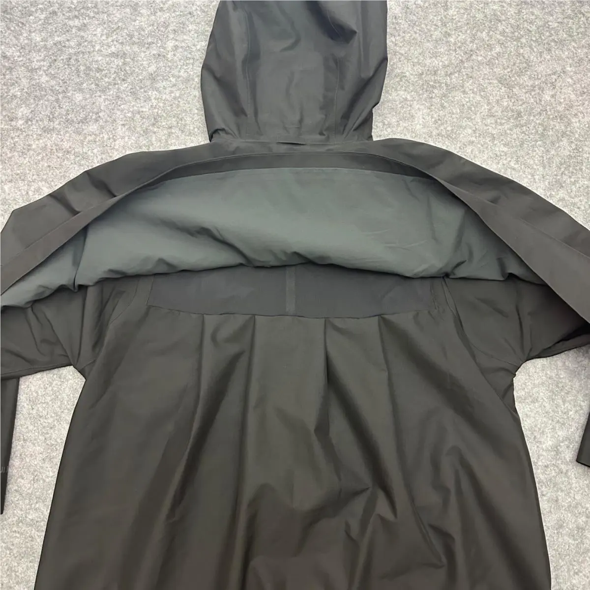 Lululemon clothing - Lululemon StretchSeal - StretchSeal - Black 8