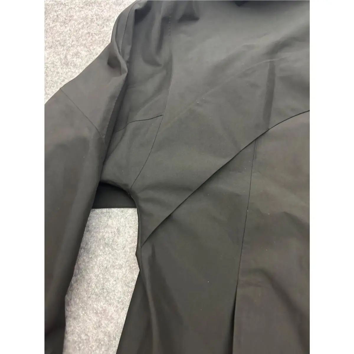 Lululemon clothing - Lululemon StretchSeal - StretchSeal - Black 1
