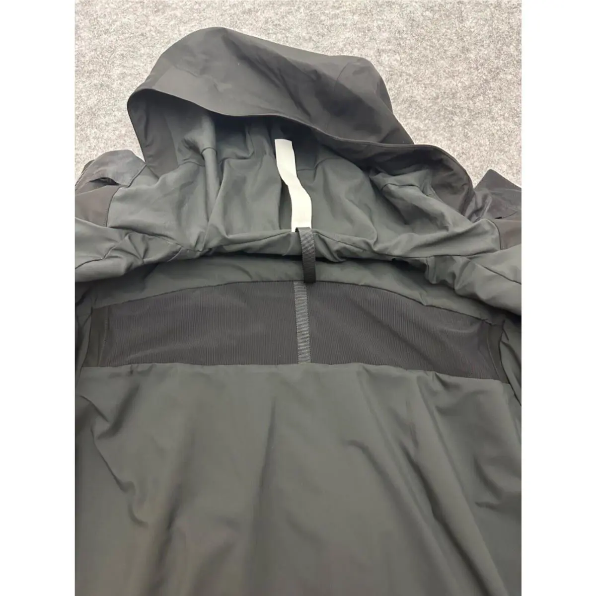 Lululemon clothing - Lululemon StretchSeal - StretchSeal - Black 6