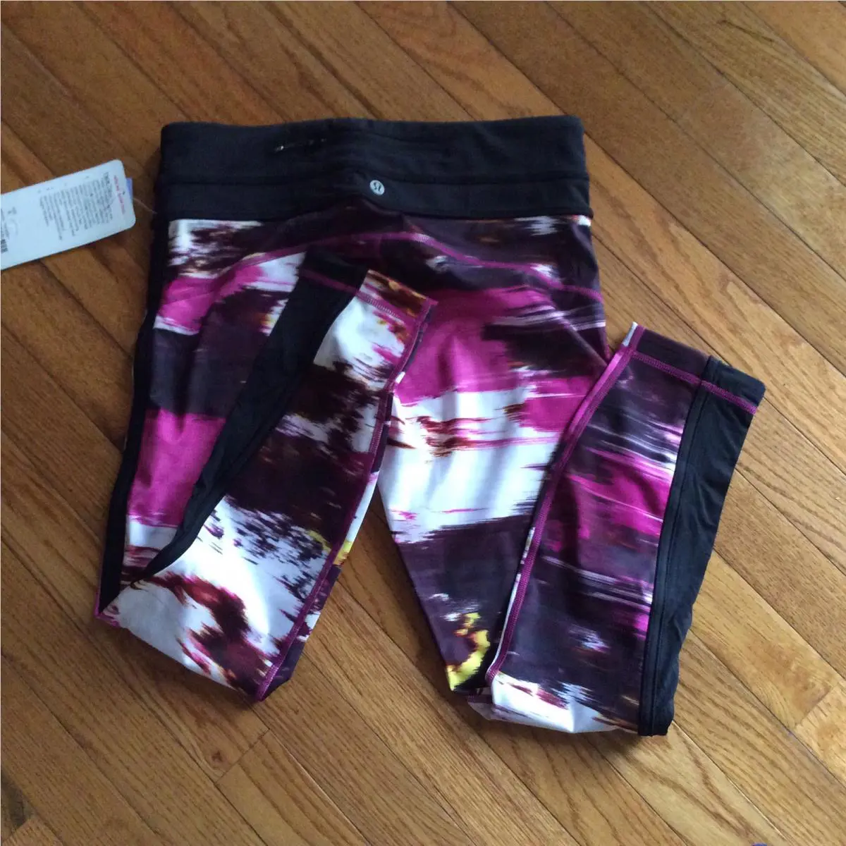 Lululemon clothing - Pigment Wind Berry Rumble Multi/Black 1
