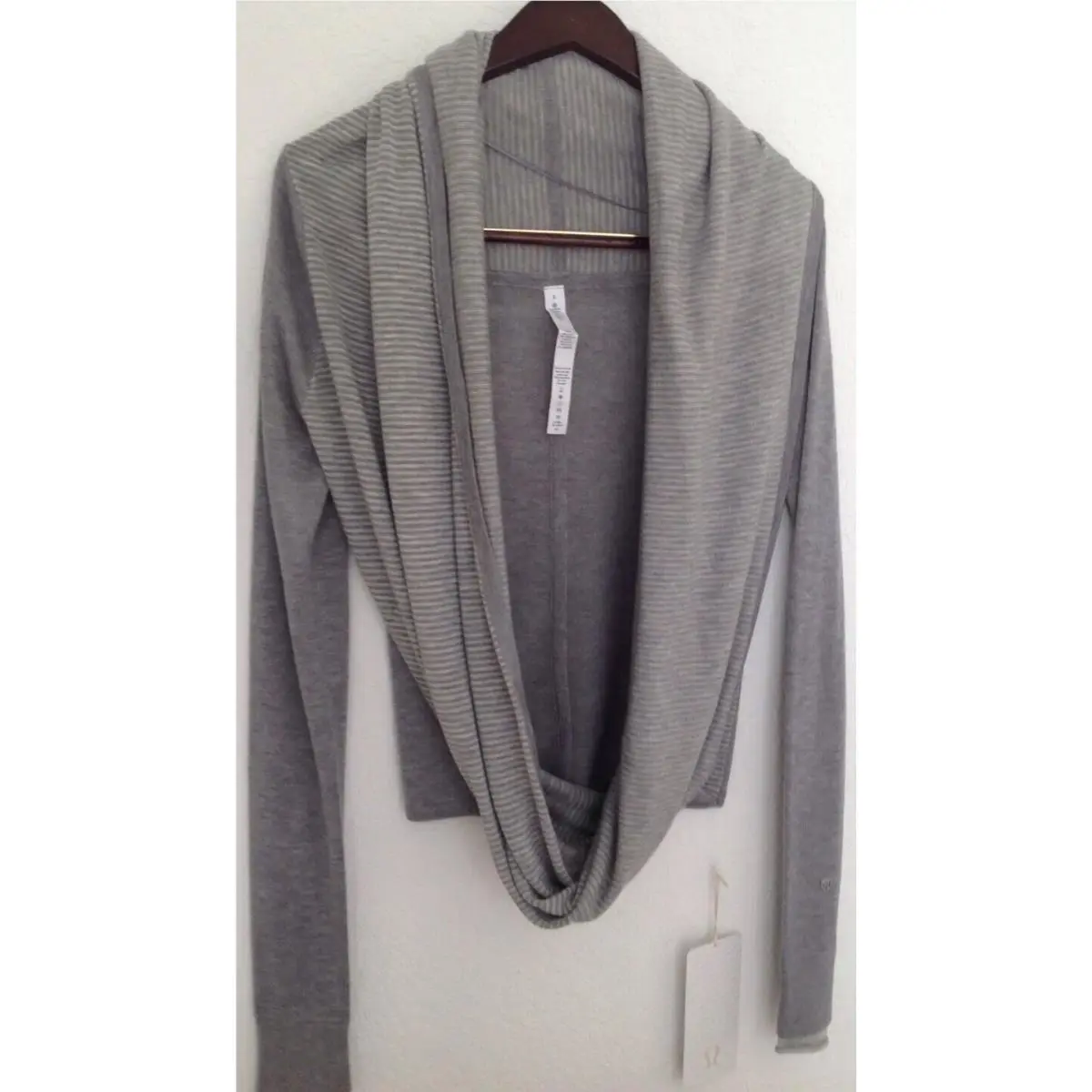 Lululemon clothing - Grey Stripe 0