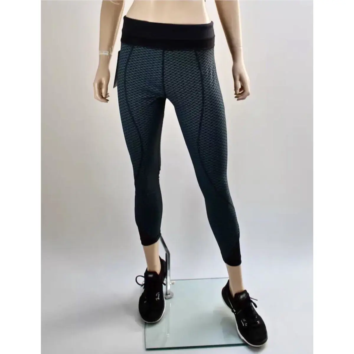 Lululemon clothing - Teal & Black 2