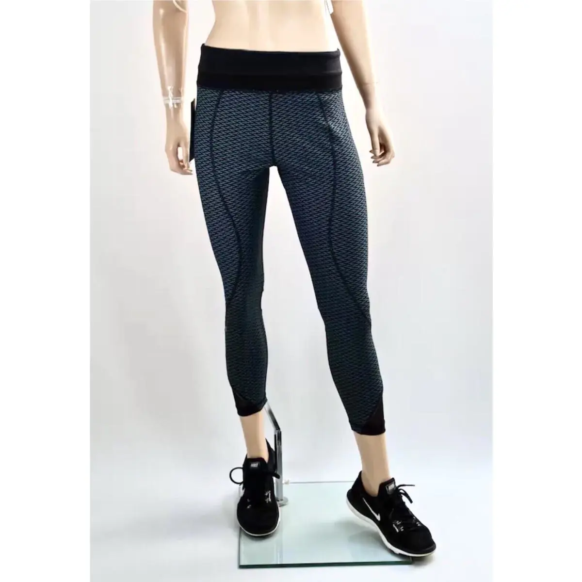 Lululemon clothing - Teal & Black 6