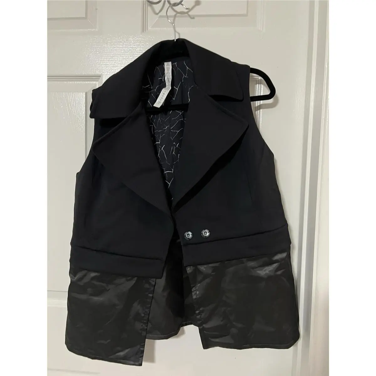 Lululemon clothing - Black 3