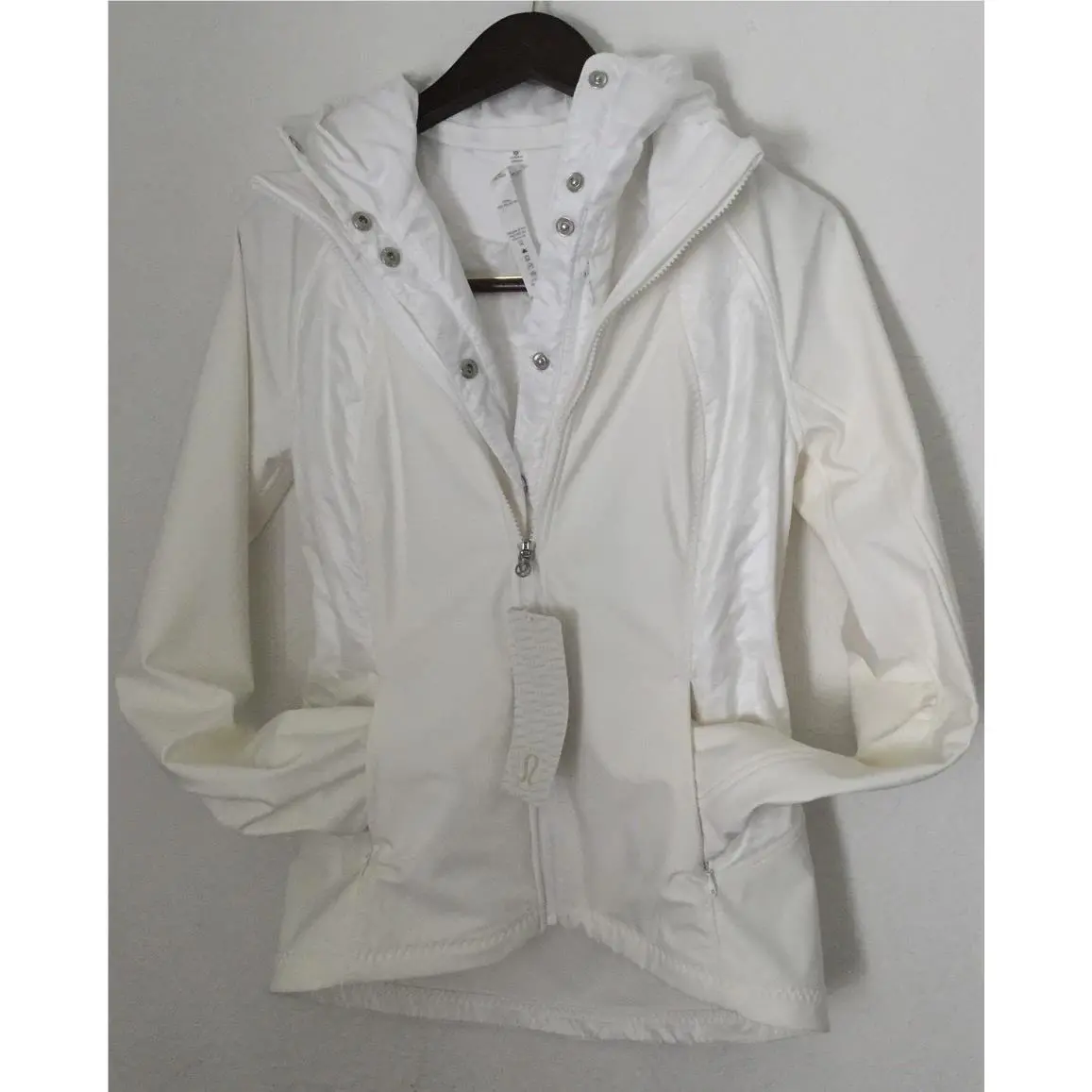 Lululemon clothing - White 2