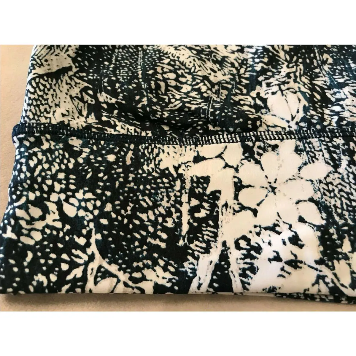 Lululemon clothing - Lululemon Free to be Moved - Green 2