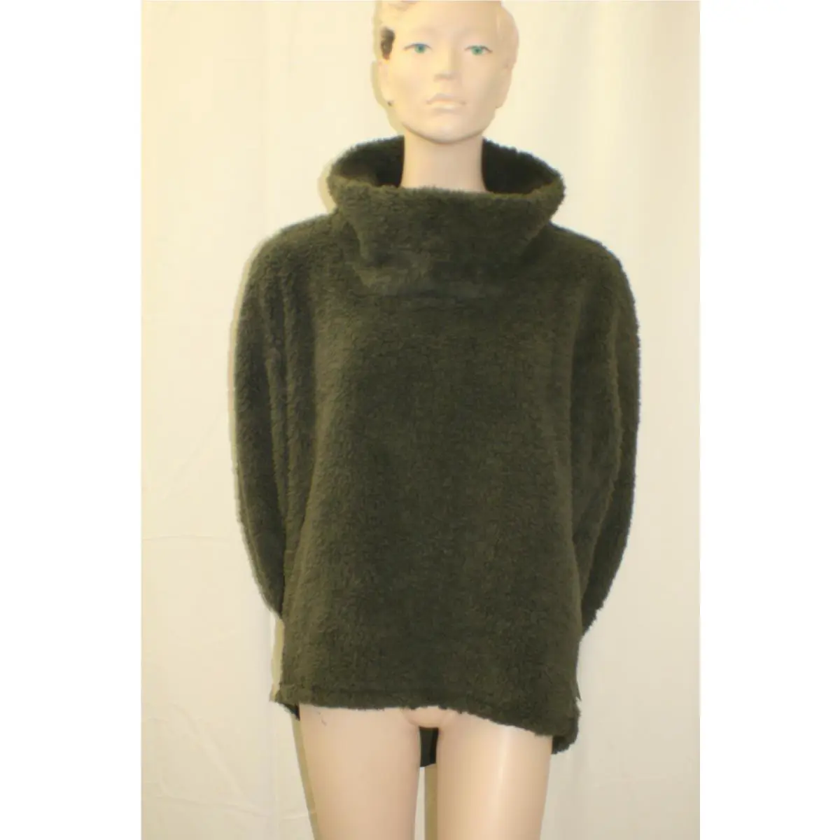 Lululemon clothing - Dark Green 1