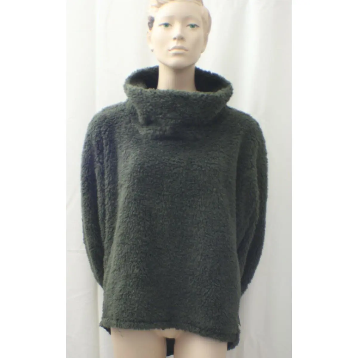 Lululemon clothing - Dark Green 4