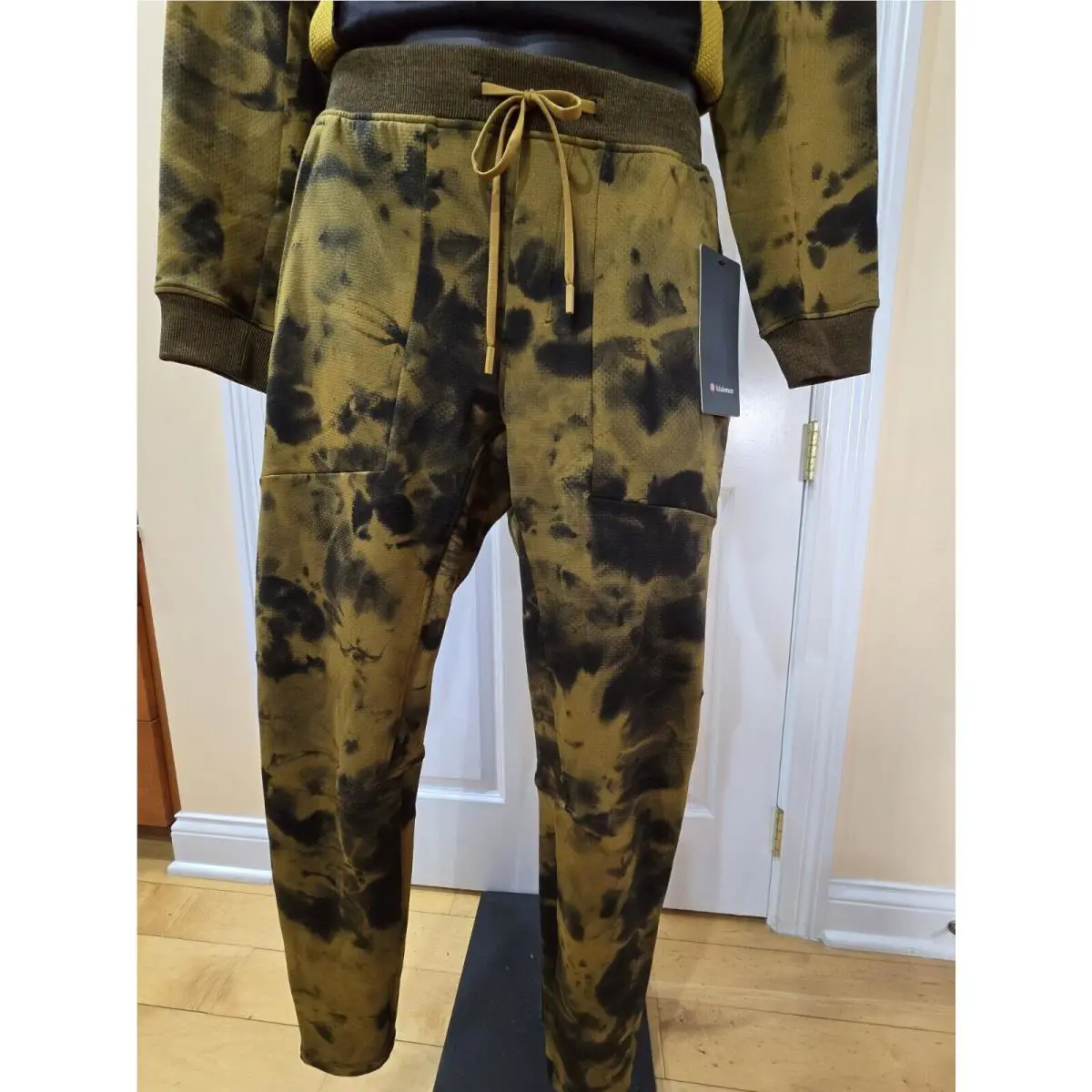 Lululemon clothing - Black 8
