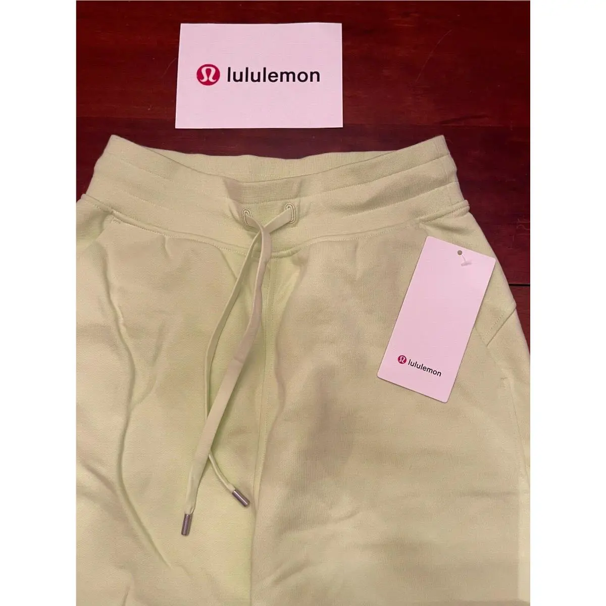 Lululemon clothing - CRISP Green CPGN 6