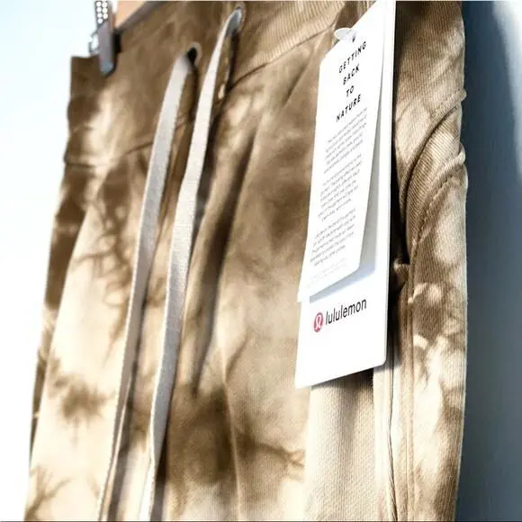 Lululemon clothing - Earth Dye Sand 0