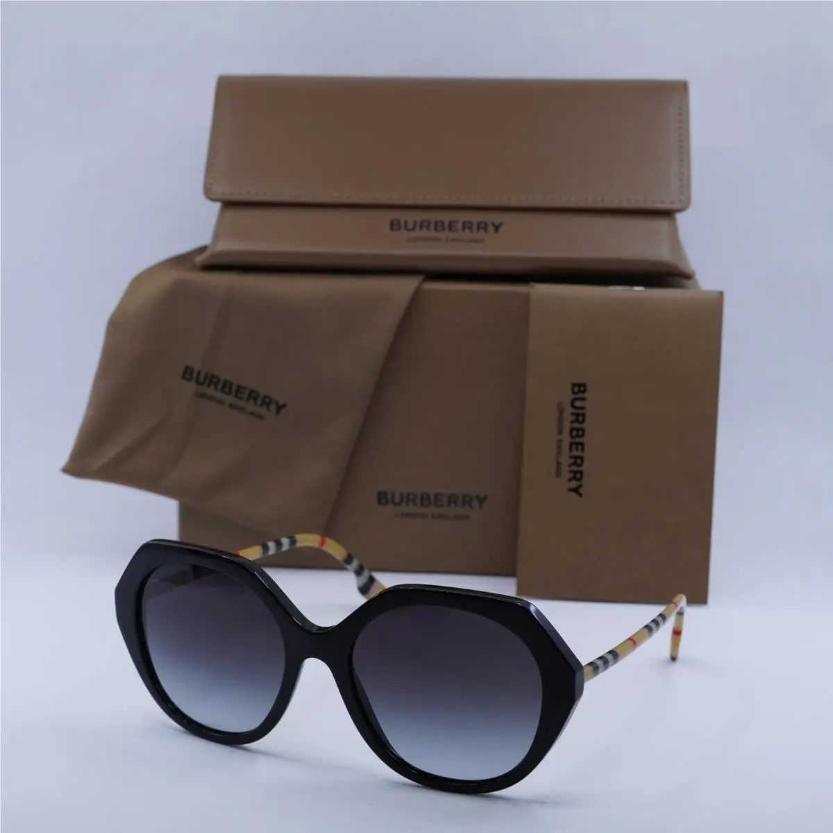 Burberry BE4375 38538G Black/grey Gradient 55-18-140 Sunglasses - Frame: black, Lens: Gray Gradient, Code: 38538G