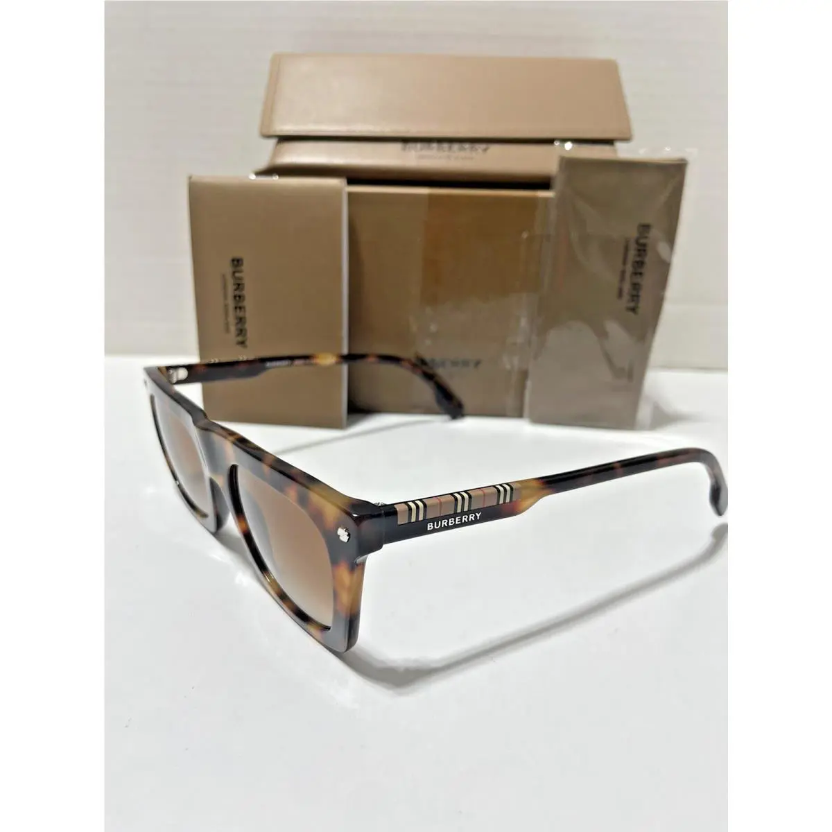 Burberry B4318 Men Unisex Sunglasses Havana Frame Brown Gradient Lenses Case