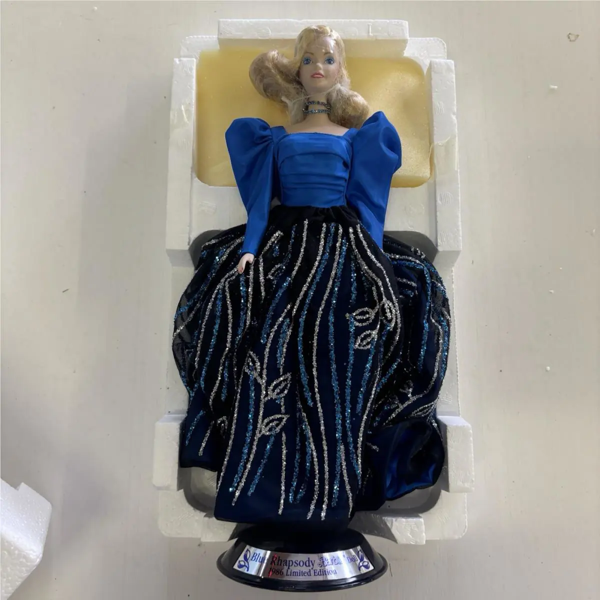 Limited Edition Blue Rhapsody Barbie Porcelain Circa 1708 Mattel 1986
