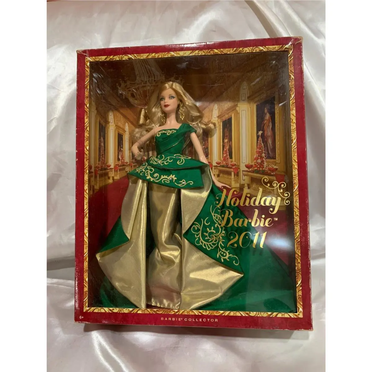 Barbie 2011 Collectible Holiday Blonde Doll Nrfb Mattel
