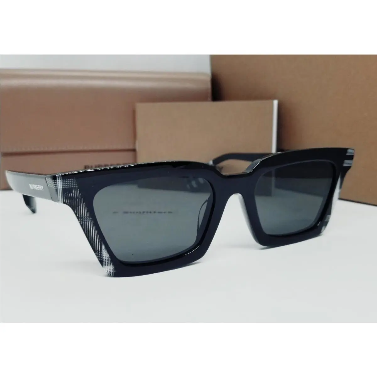 Burberry Black-white Check/grey Briar BE4392U 405187 52 Sunglasses
