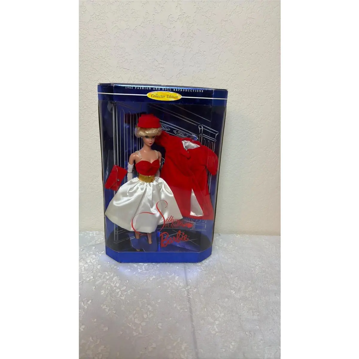 1997 Silken Flame Barbie 1962 Fashion Reproduction Doll 18449