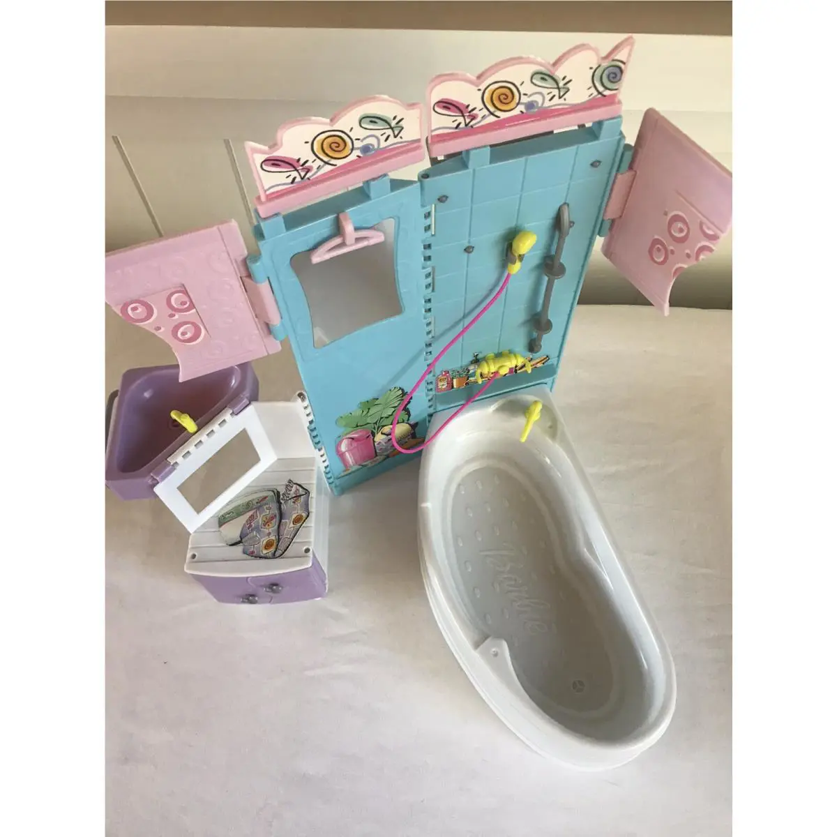 Mattel 2000 Barbie All Around The Home Bathroom Set