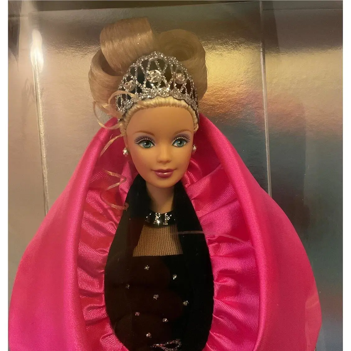 1998 Happy Holidays Special Edition Barbie Doll Mattel 20200