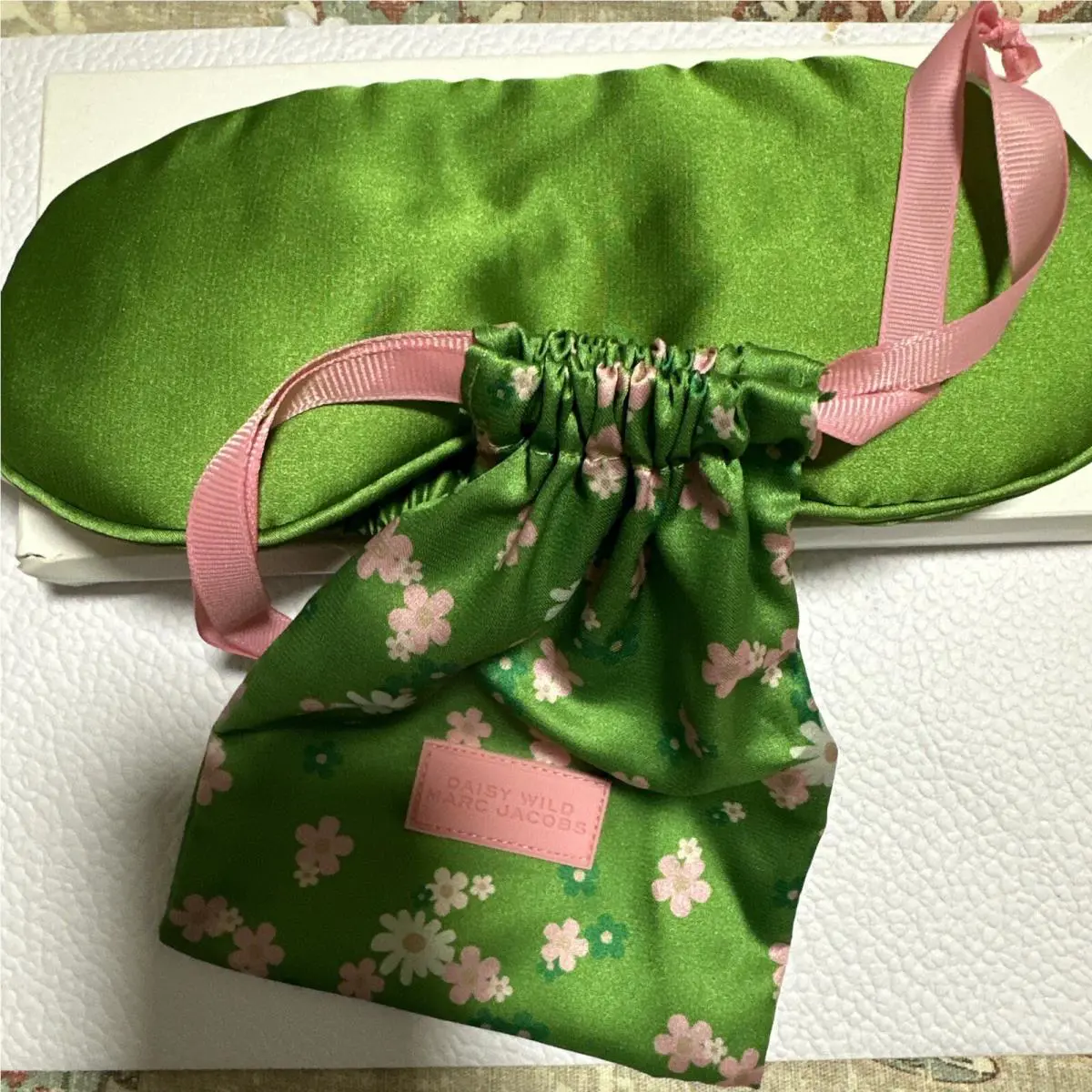 Daisy Wild Marc Jacobs Eye Mask Drawstring Bag Edp Sample