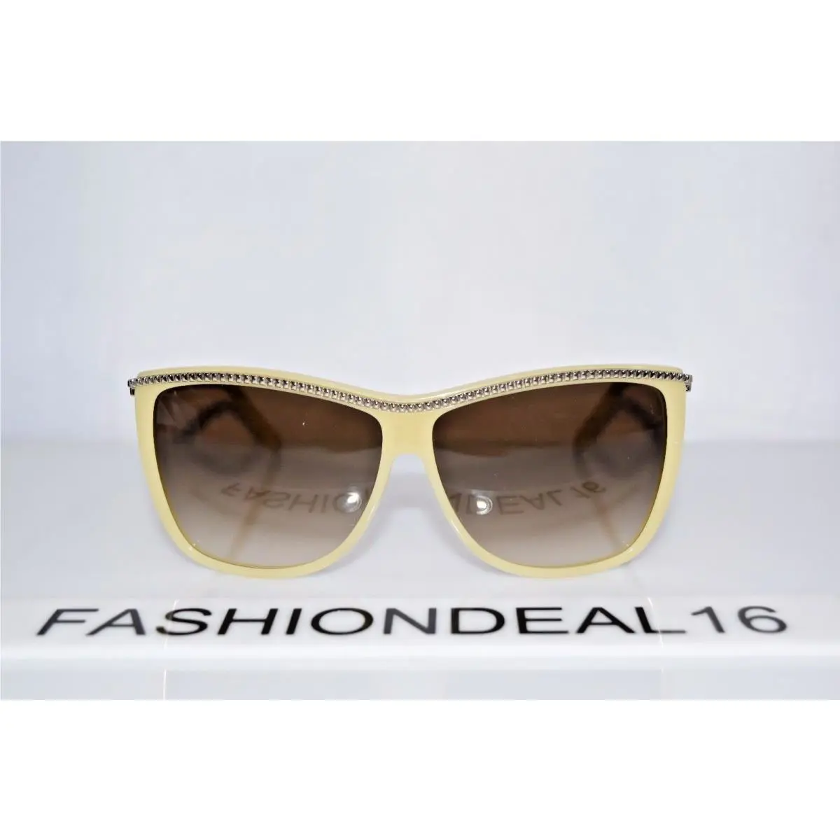 Chloé Women`s Horn Gold CE606S 261 Chloe 61-11-135 Sunglasses
