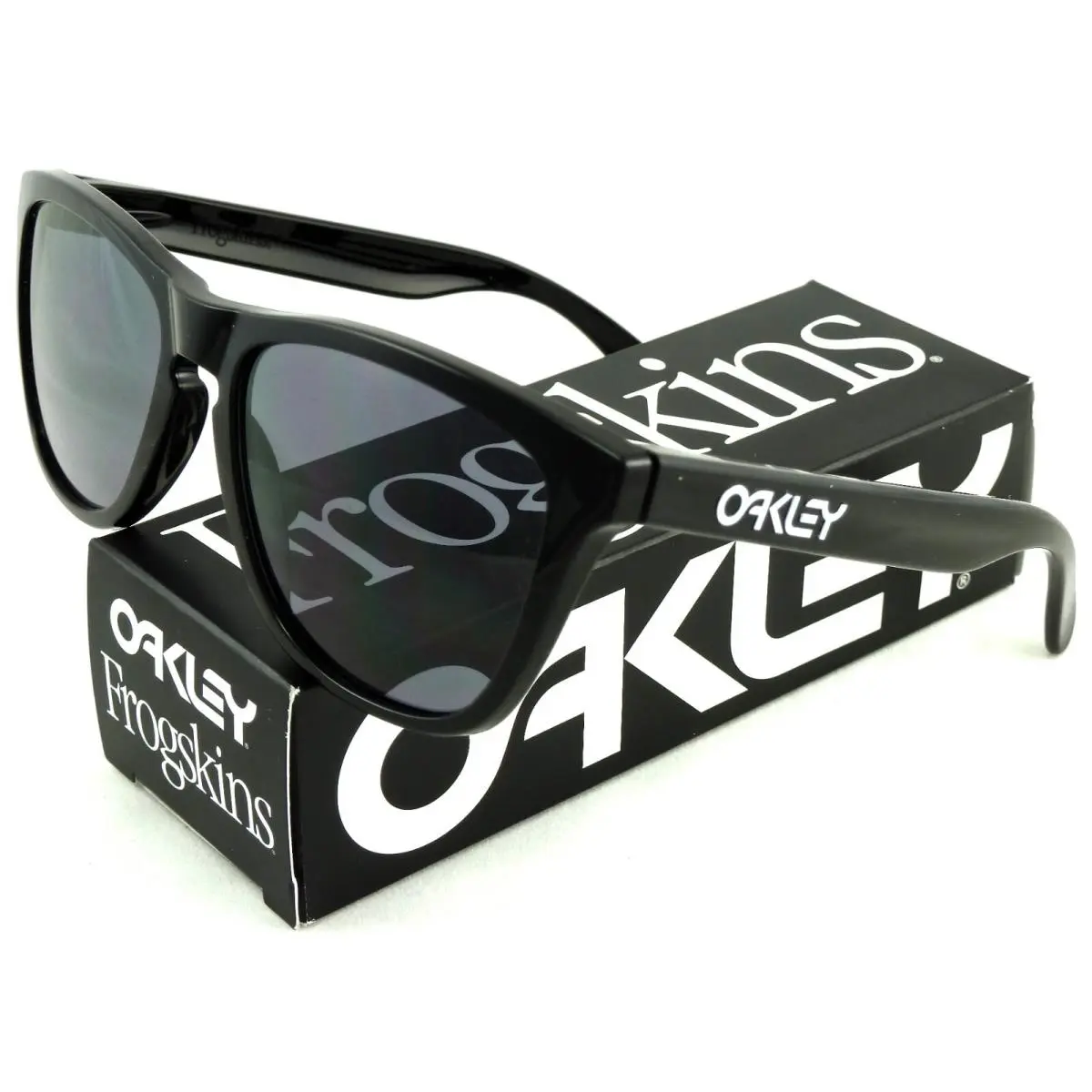 Oakley Frogskins Black l Grey 24-306 - Frame: Black, Lens: Grey
