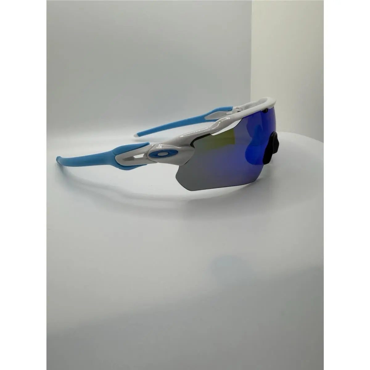 009208 Radar Ev Path Sunglasses White Frame - Sapphire Prizm Lens by Oakley