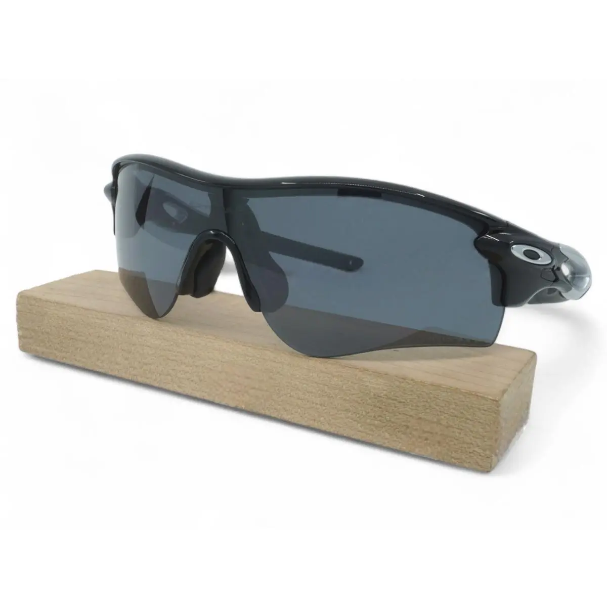 OO9206-51 Unisex Oakley Radarlock Path A Polarized Sunglasses - Frame: Black, Lens: Black