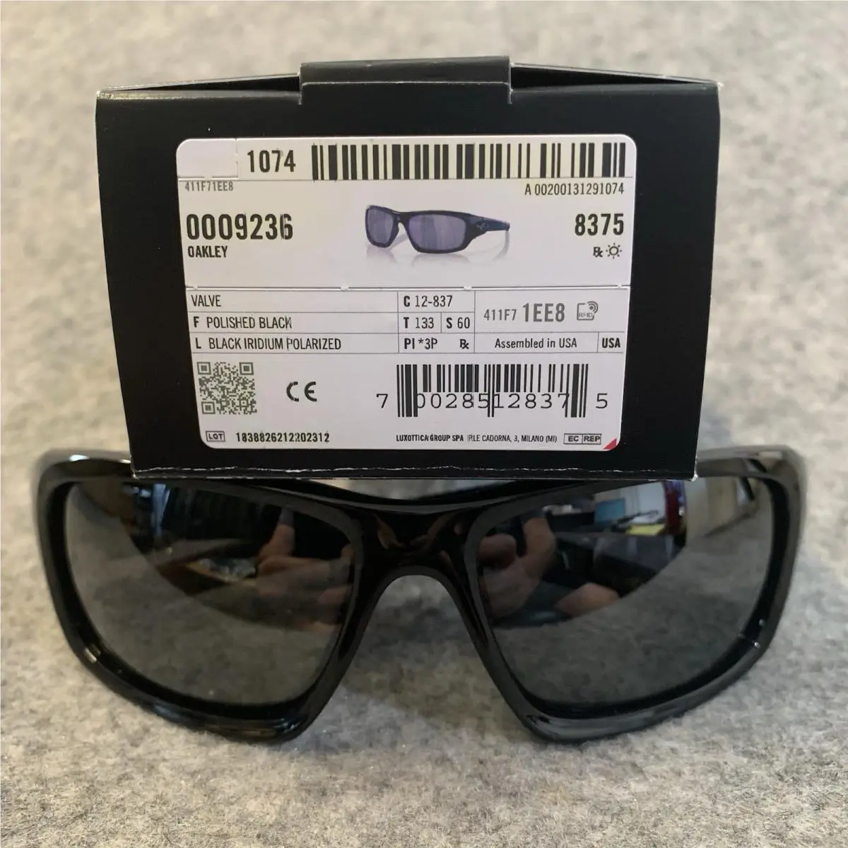 Oakley Valve Sunglasses Polished Black / Polarized Black Iridium Lens