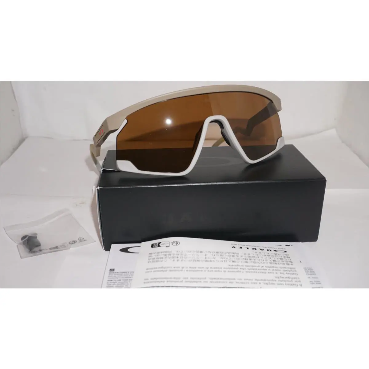 Sunnglasses Bxtr Mahomes II Terrain Tan Prizm Tungsten OO9280-0839 139 by Oakley