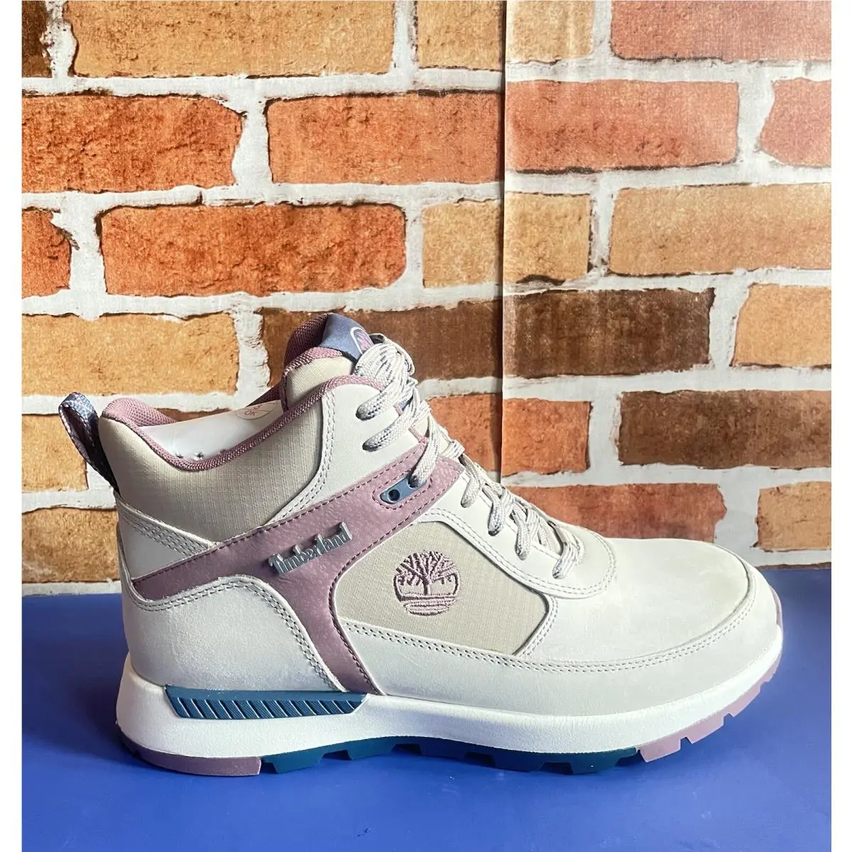 Timberland Women`s Field Trekker Mid Light White Nubuck Hiking Shoe Size 10