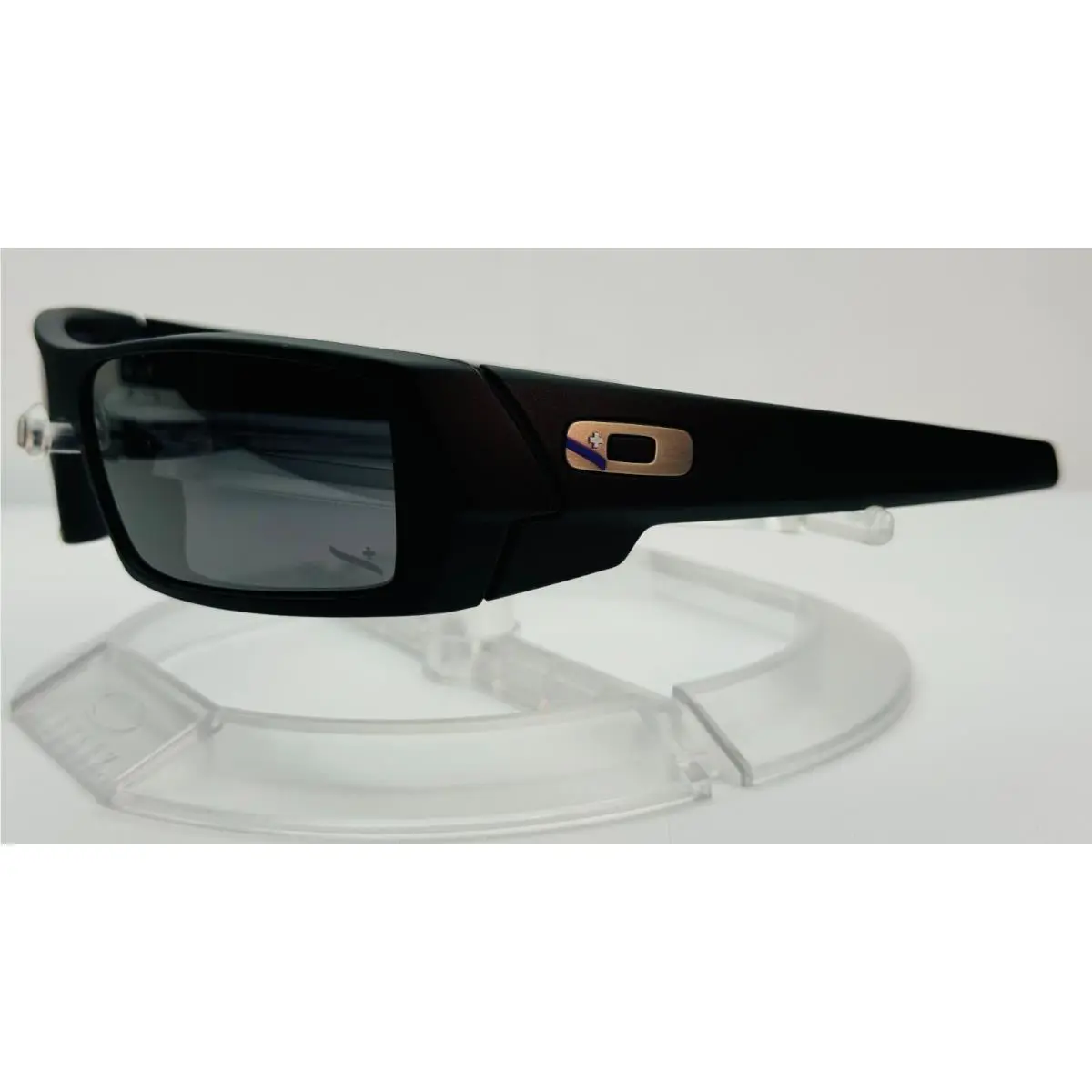 Oakley Gascan Sunglasses / Matte Black / Black Iridium / IH / 009014-27