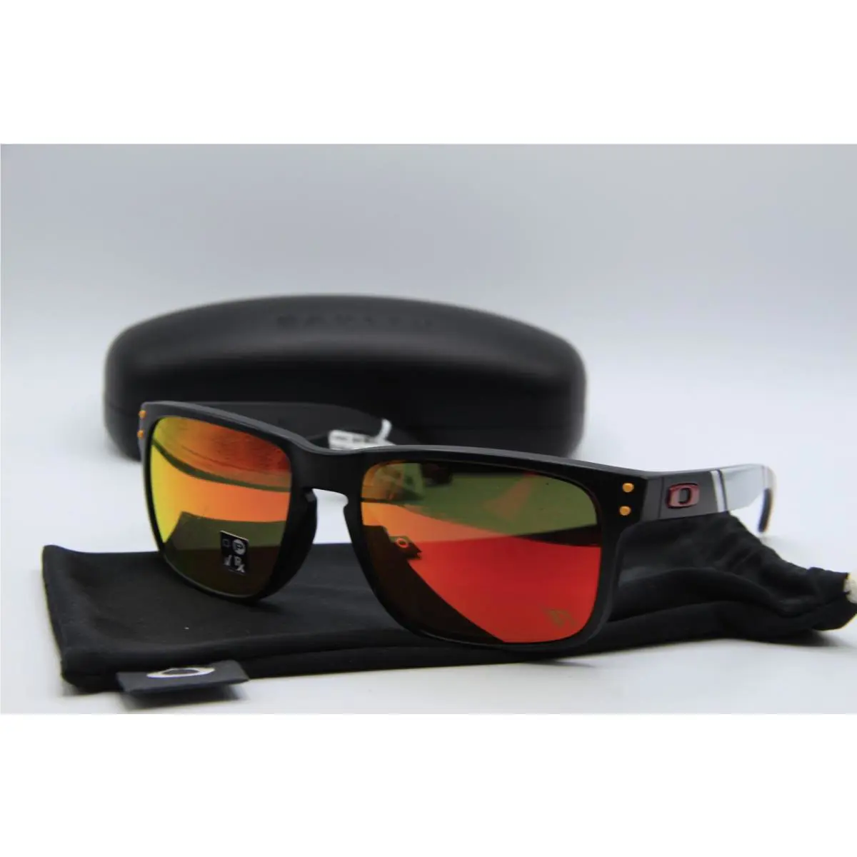 Oakley OO9102-Q255 Holbrook Matte Black Sunglasses W/case 57-18
