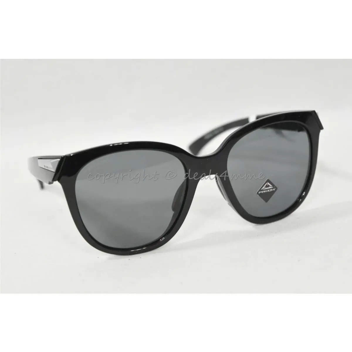 Oakley 0253 0OO9433 54 943301 Low Key Women`s Sunglasses - Frame: Black, Lens: Gray