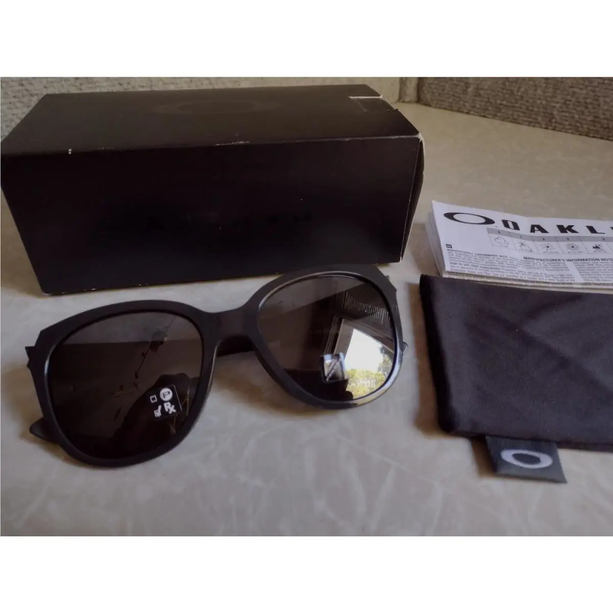 Oakley OO9433-0254 Prizm Black Low Key Green Polarized Sunglasses. Lot C