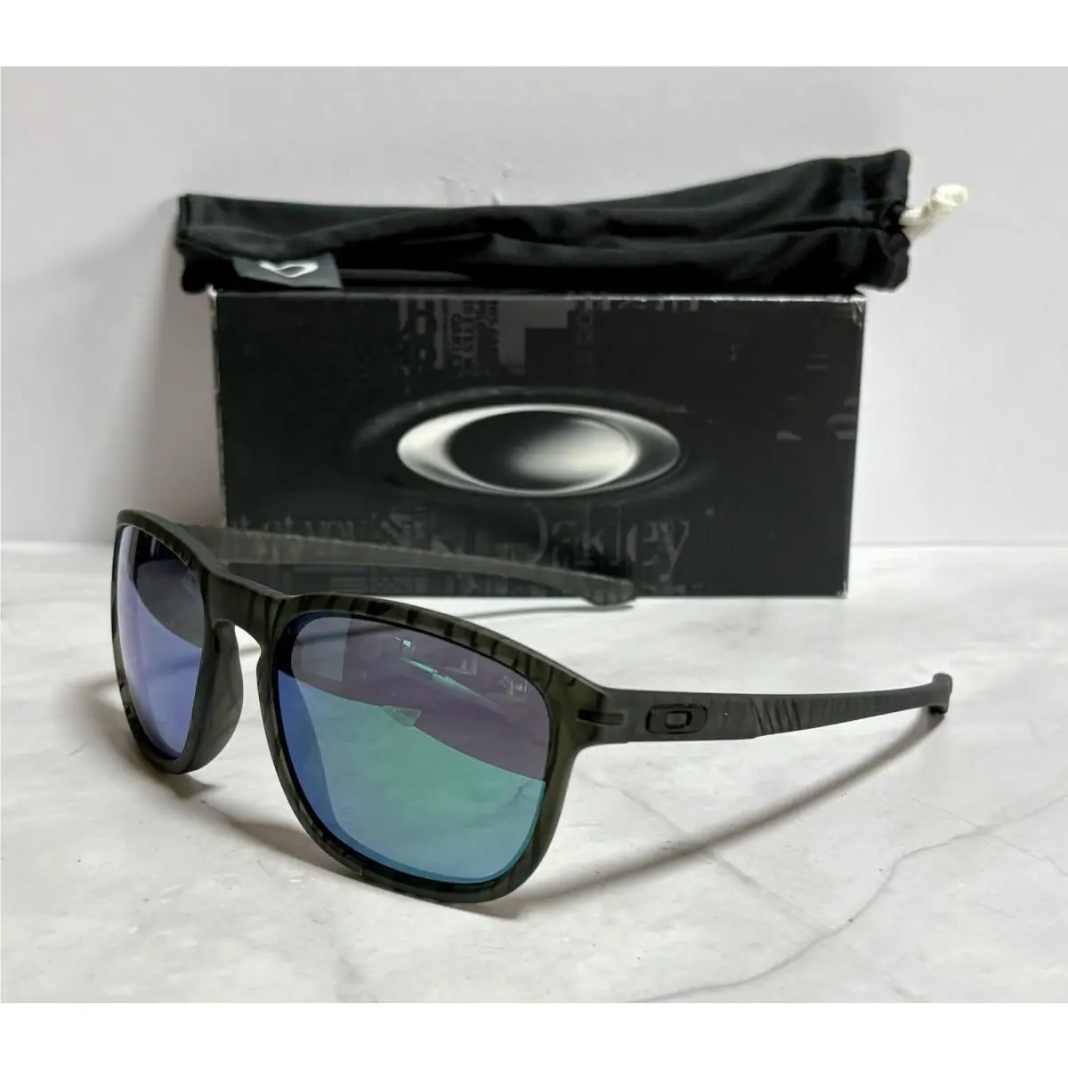 Oakley OO9223 Enduro Urban Jungle Matte Olive Ink W/ Jade Iridium Sunglasses - Frame: Green, Lens: Green