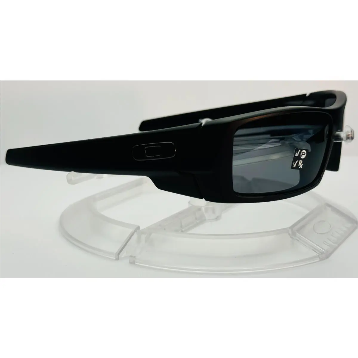 Oakley Gascan Sunglasses / Matte Black / Grey Polarized Lens / Sku 11-122