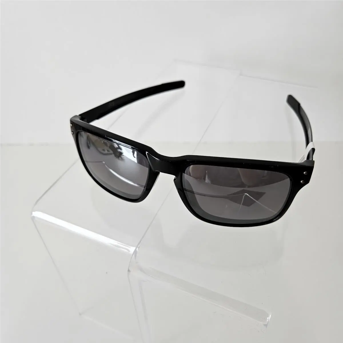 Oakley Holbrook Mix 009384-06 Men`s Sunglasses Black No Case