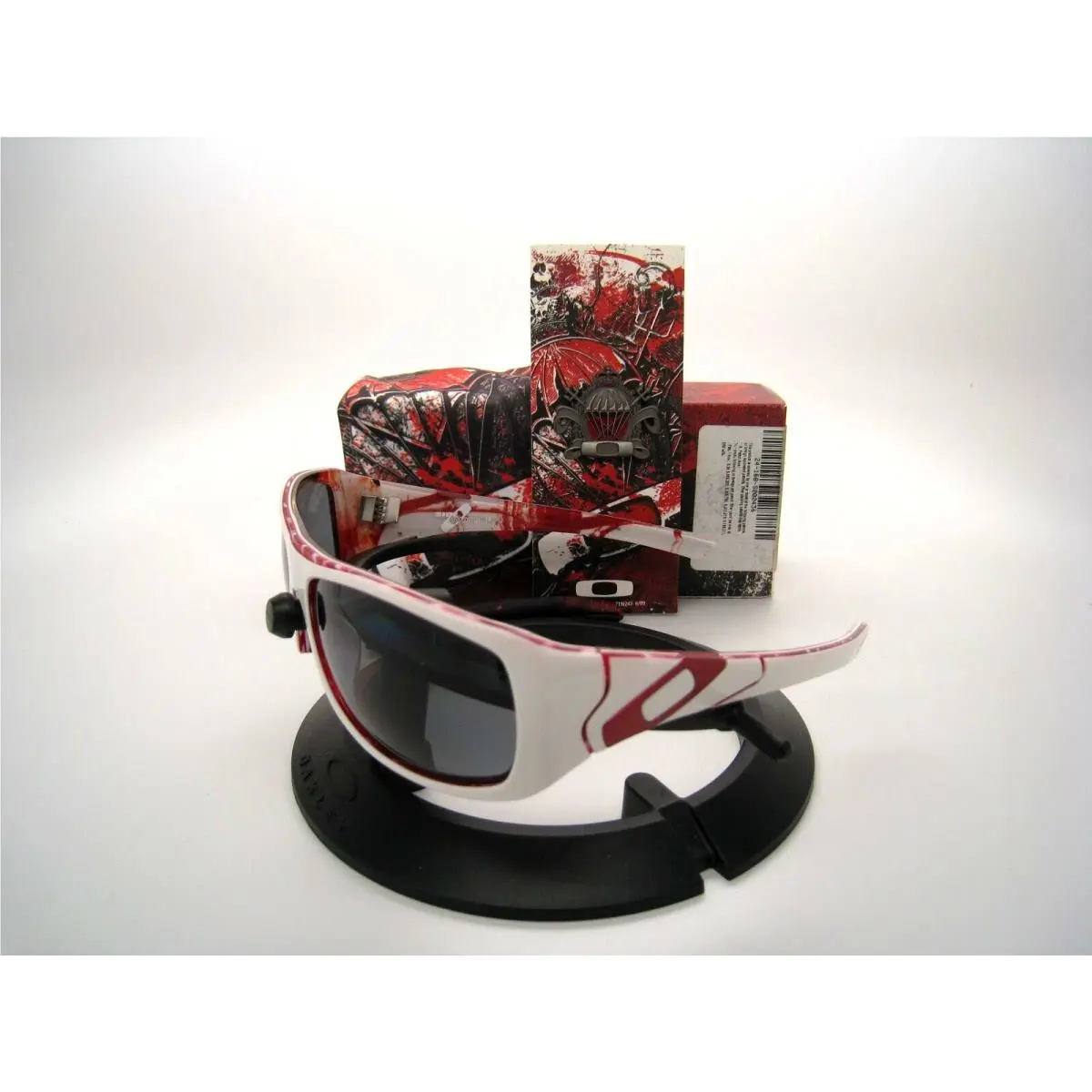 Sunglass Devil`s Brigade Sideways Polished White Grey Polarized 24-168 by Oakley