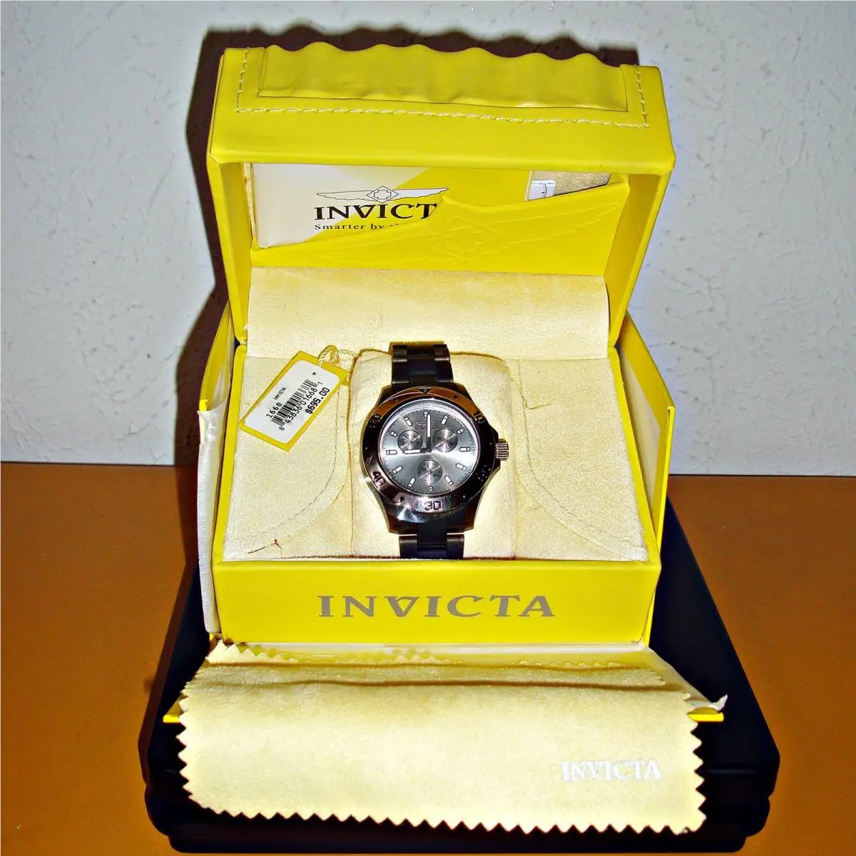 【new】invicta Men`s Anatomic SS Case W/ Colored Plastic Band Quartz Watch Black by Invicta