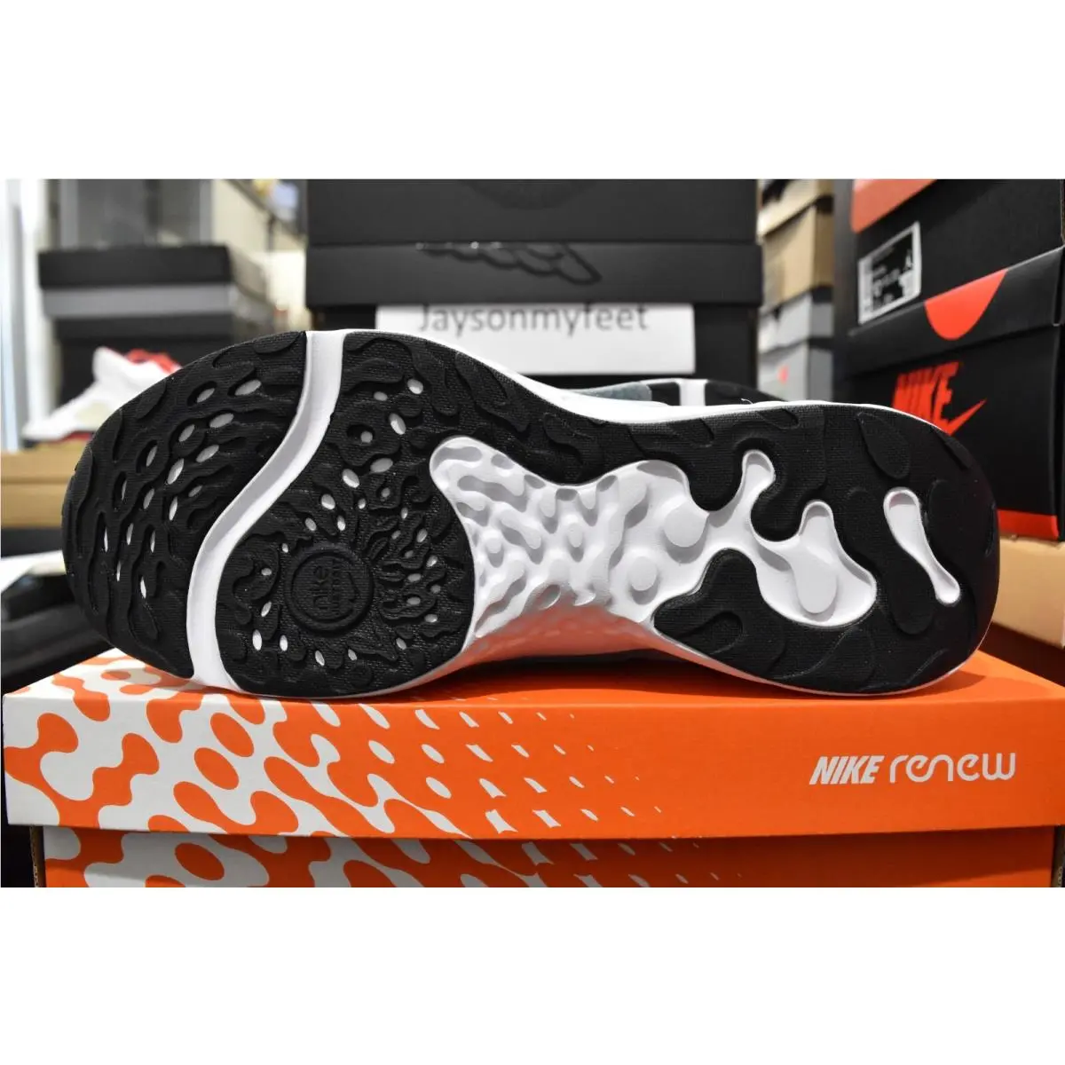 Nike shoes - Nike Renew Retaliation - Renew Retaliation - DH0606-003 - Photon Dust/Black 3