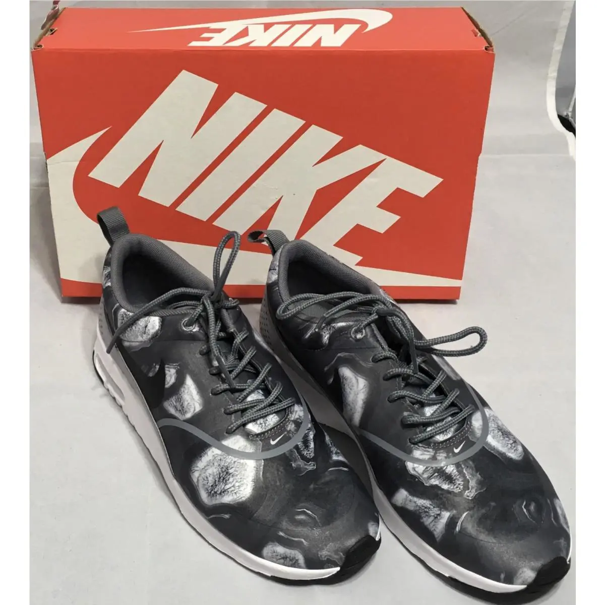 Nike shoes - Black / Wolf Gray 0