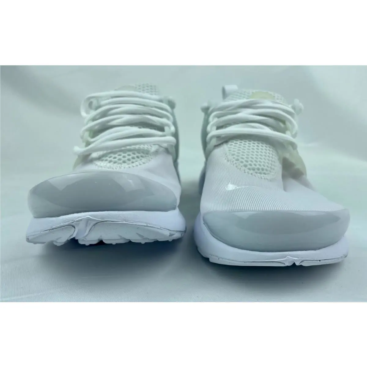 Nike shoes - White 3