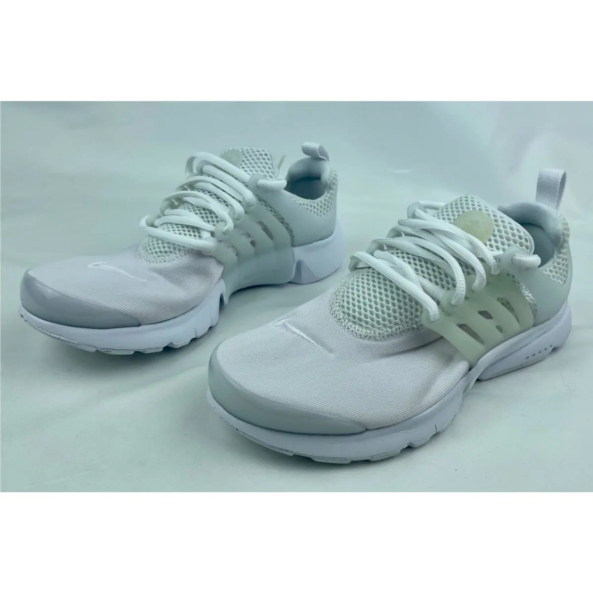 Nike shoes - White 4