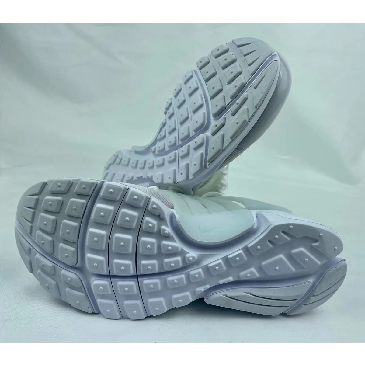 Nike shoes - White 7