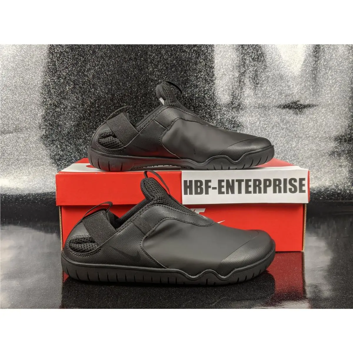 Nike Zoom Pulse Triple Black Nurse Doctor Hospital Men`s Size 7 Women`s 8.5