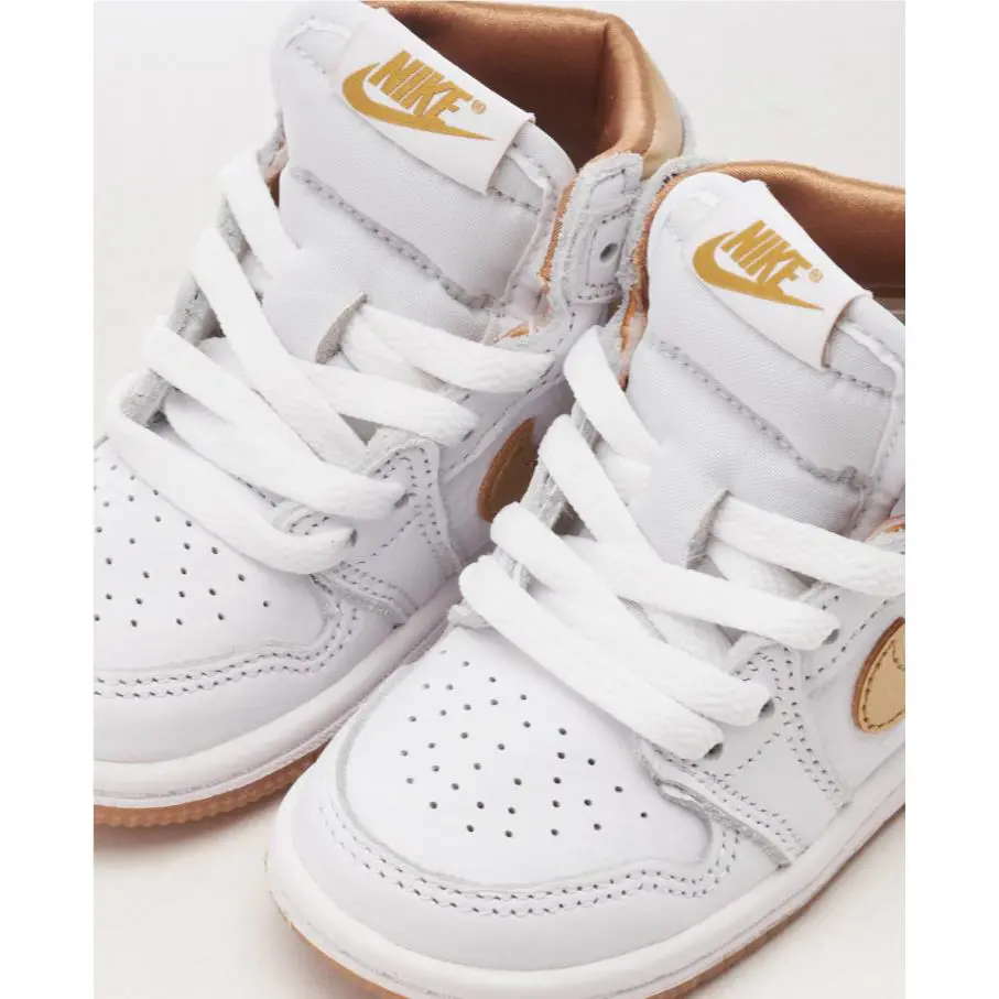 Nike shoes - Metallic Gold /White 8