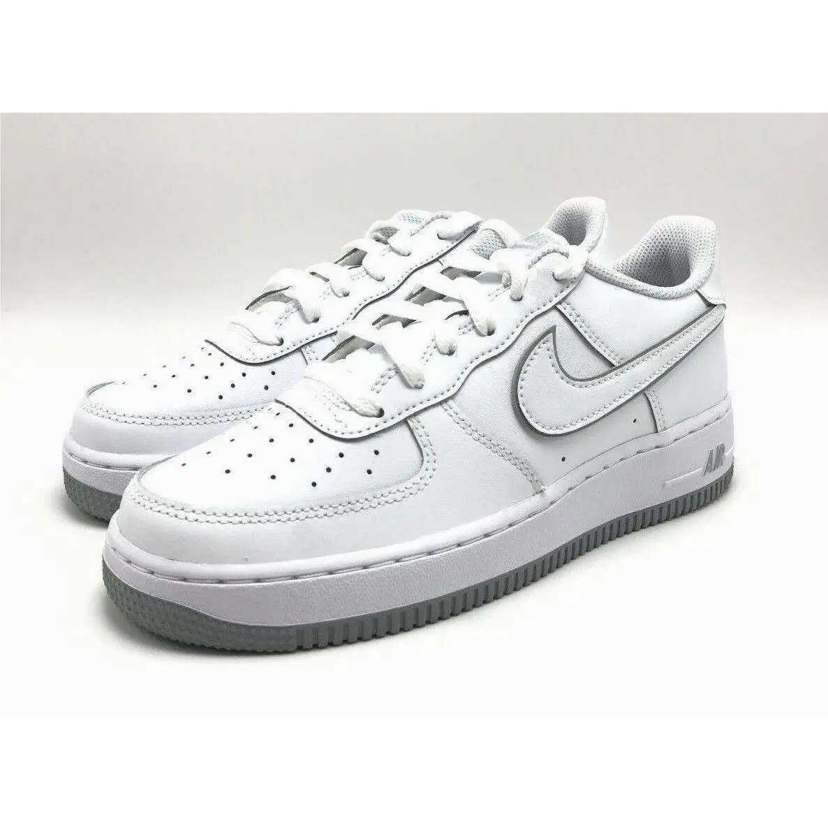 Nike shoes - Nike Air Force 1 GS - White 1